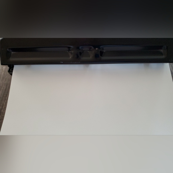 Classic 3 Hole Paper Punch - Picture 7 of 11